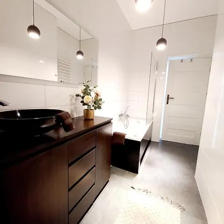 Nad Jeziorem 아파트